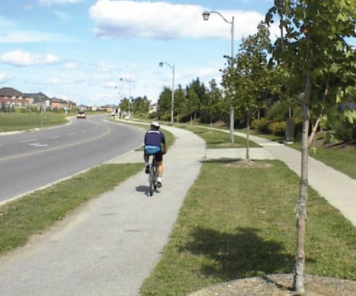 Separated boulevard cycle track